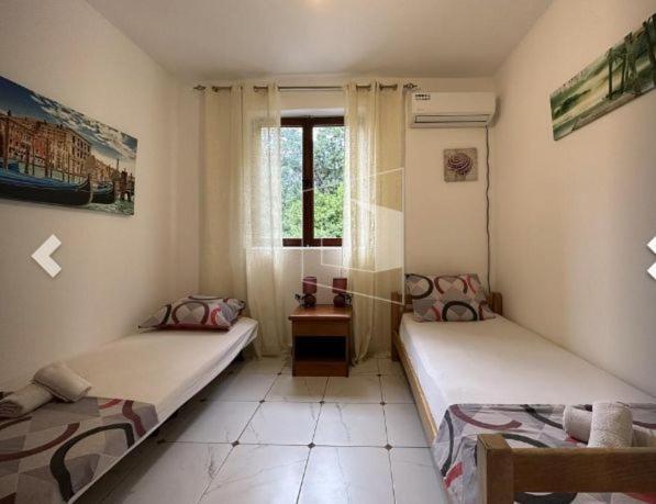 Alex Guesthouse Cattaro Esterno foto
