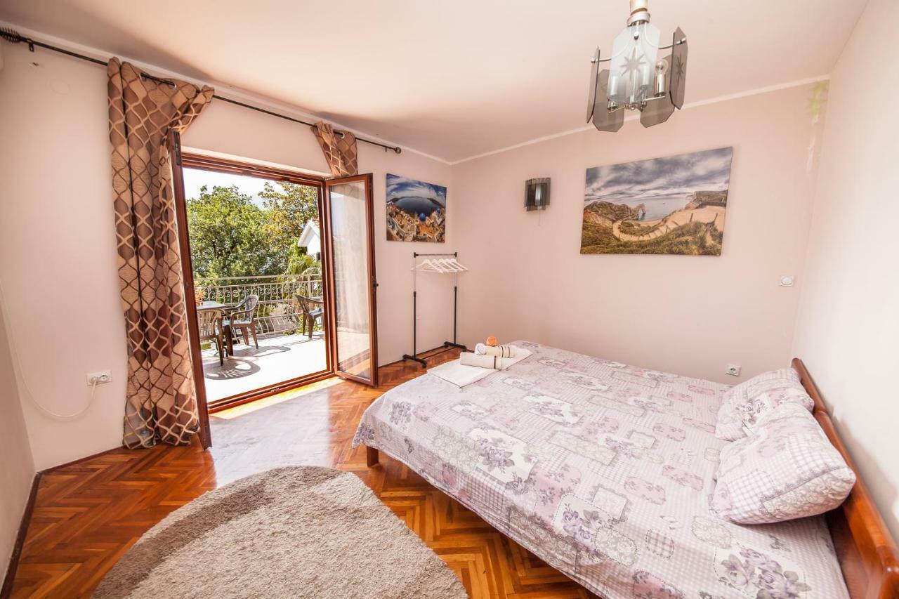 Alex Guesthouse Cattaro Esterno foto