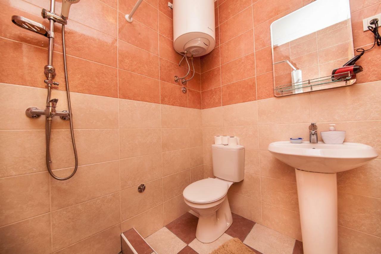 Alex Guesthouse Cattaro Esterno foto